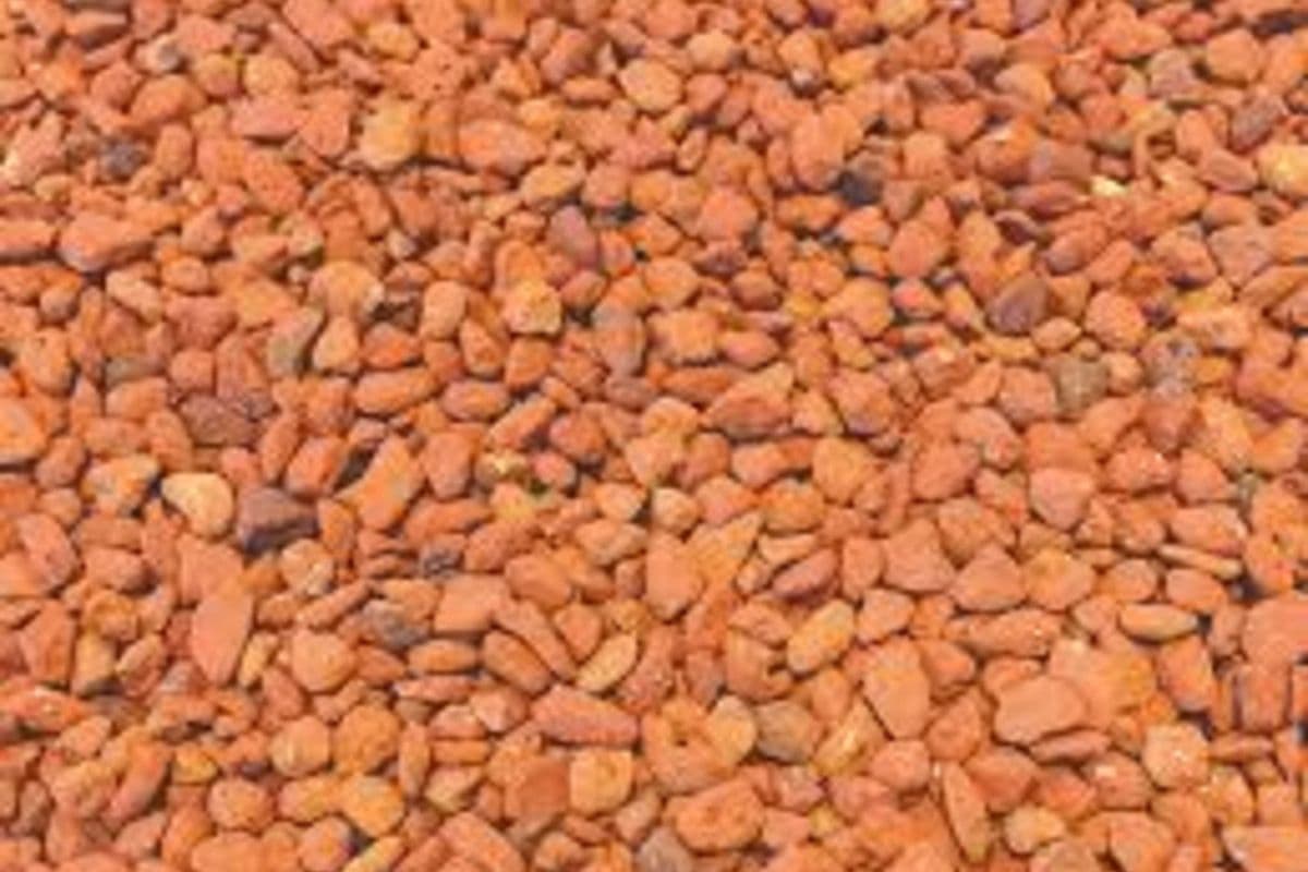 Red Stone Mineral Grit for Pigeons (4 lb)