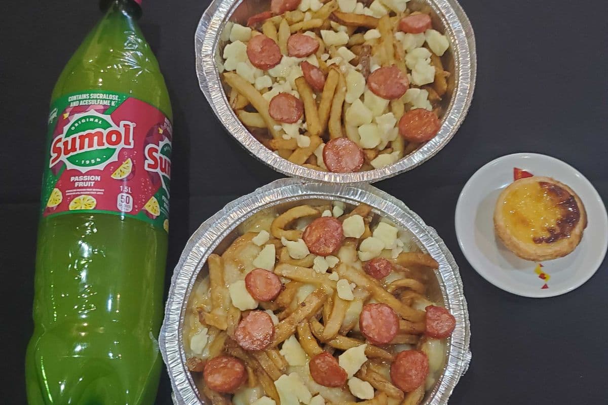 2 poutines "Chourico" (Bouteille 1.5L) / 2Chorizo Poutines