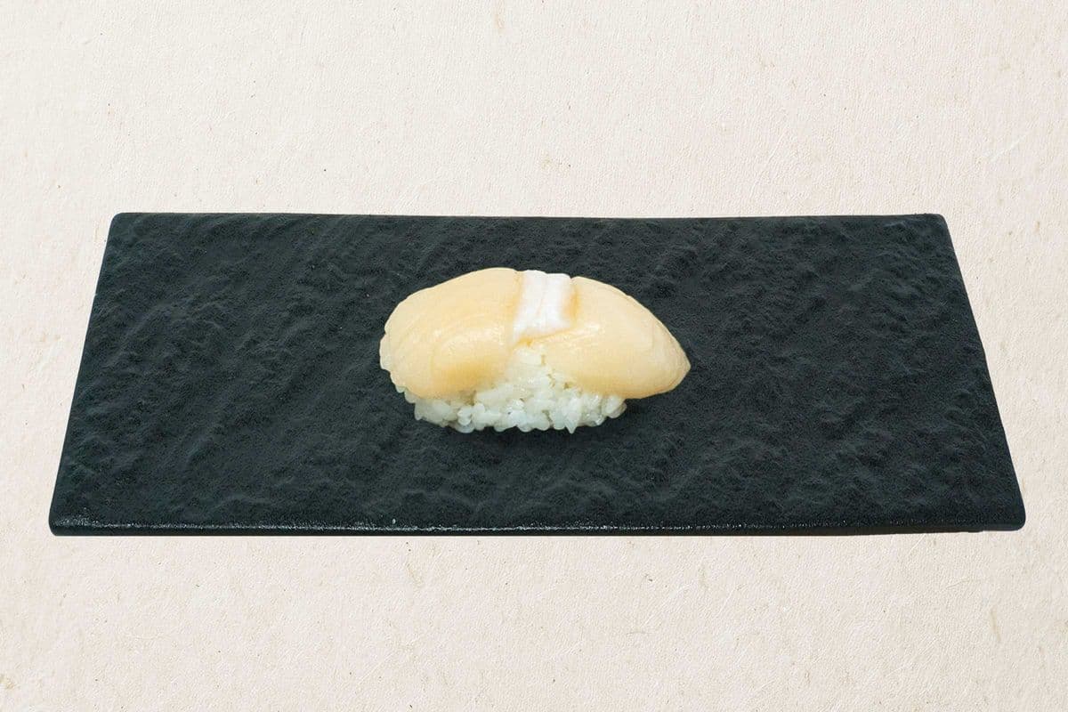 Hotategai Sushi (1 pc)