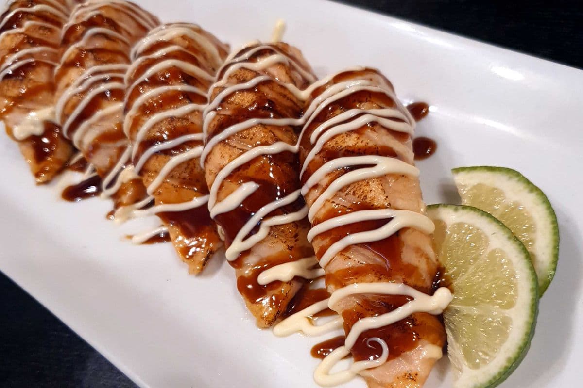 Grilled Salmon Sushi (5pcs)