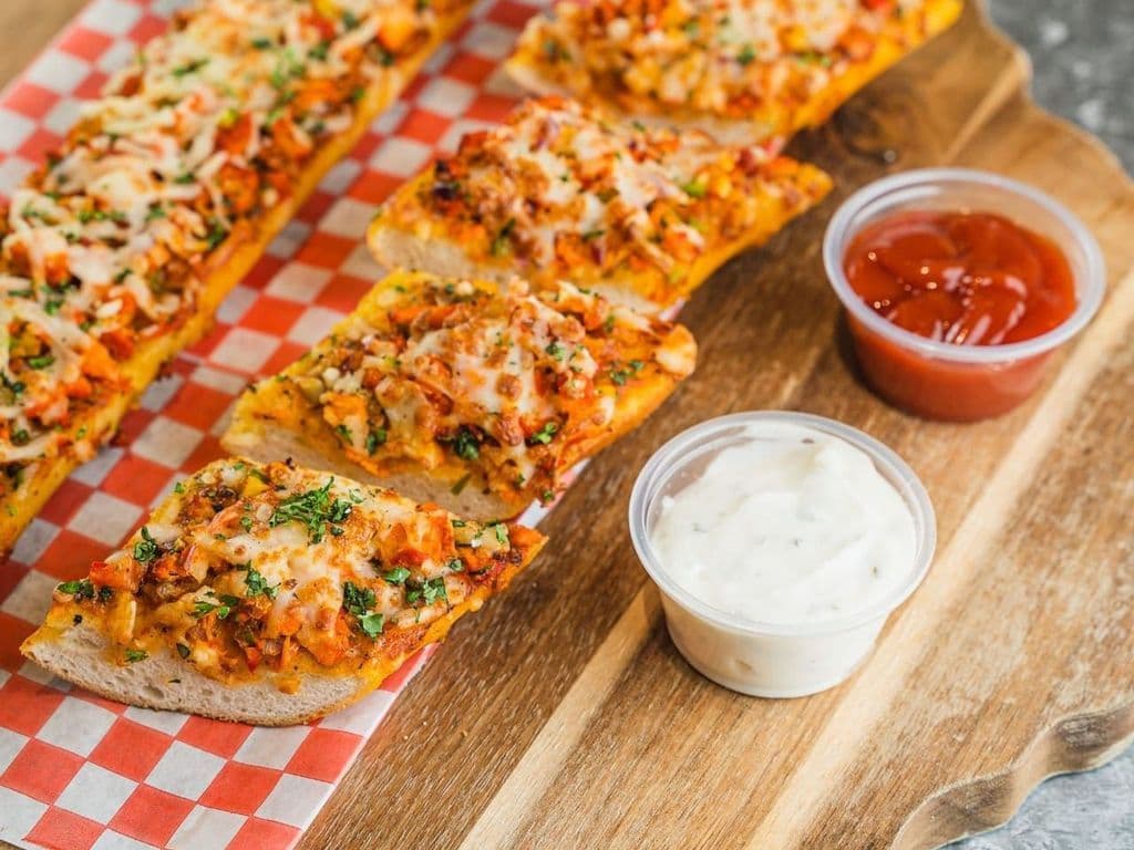 Tandoori Chilli Cheese Toast (Chicken/Paneer)