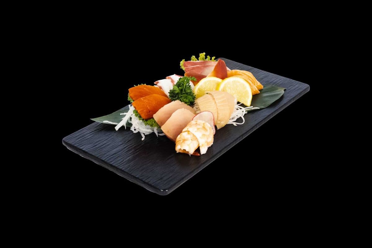 Assorted Sashimi (16pcs)