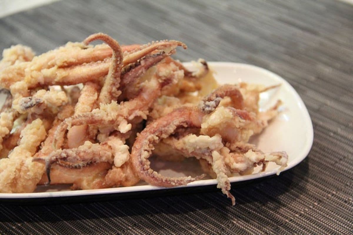 A06. Deep-Fried Squid Tentacles