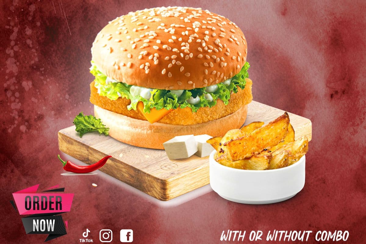 Paneer Burger With Noodles