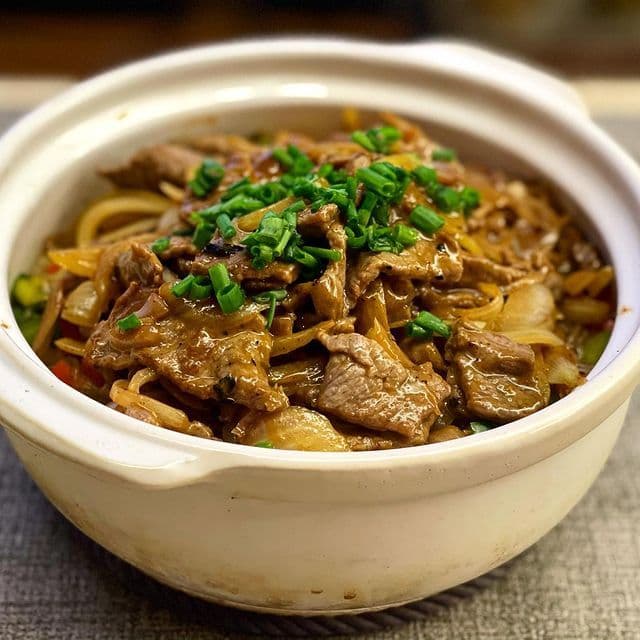 181. Beef in Satay Sauce Hot Pot