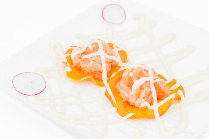 Tartare de Saumon (4mcx)/Salmon Tartare(4pc)