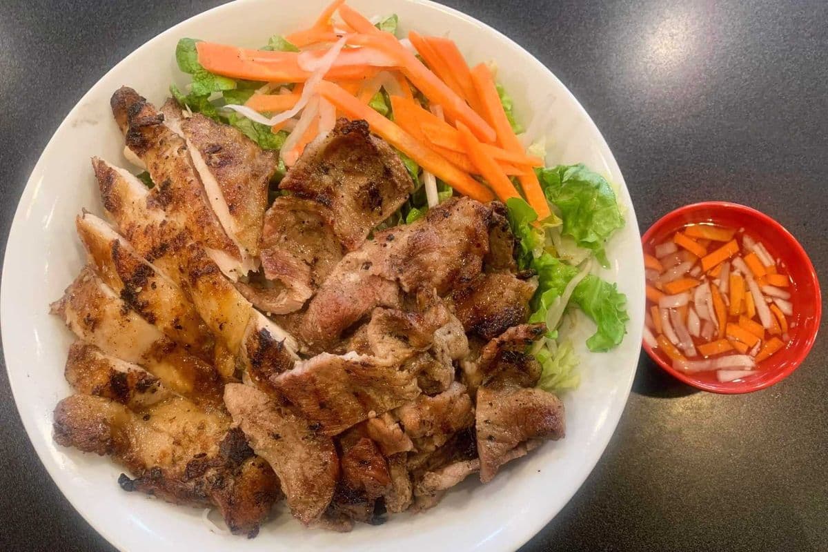 34. Bun Thit Nuong and Ga Nuong