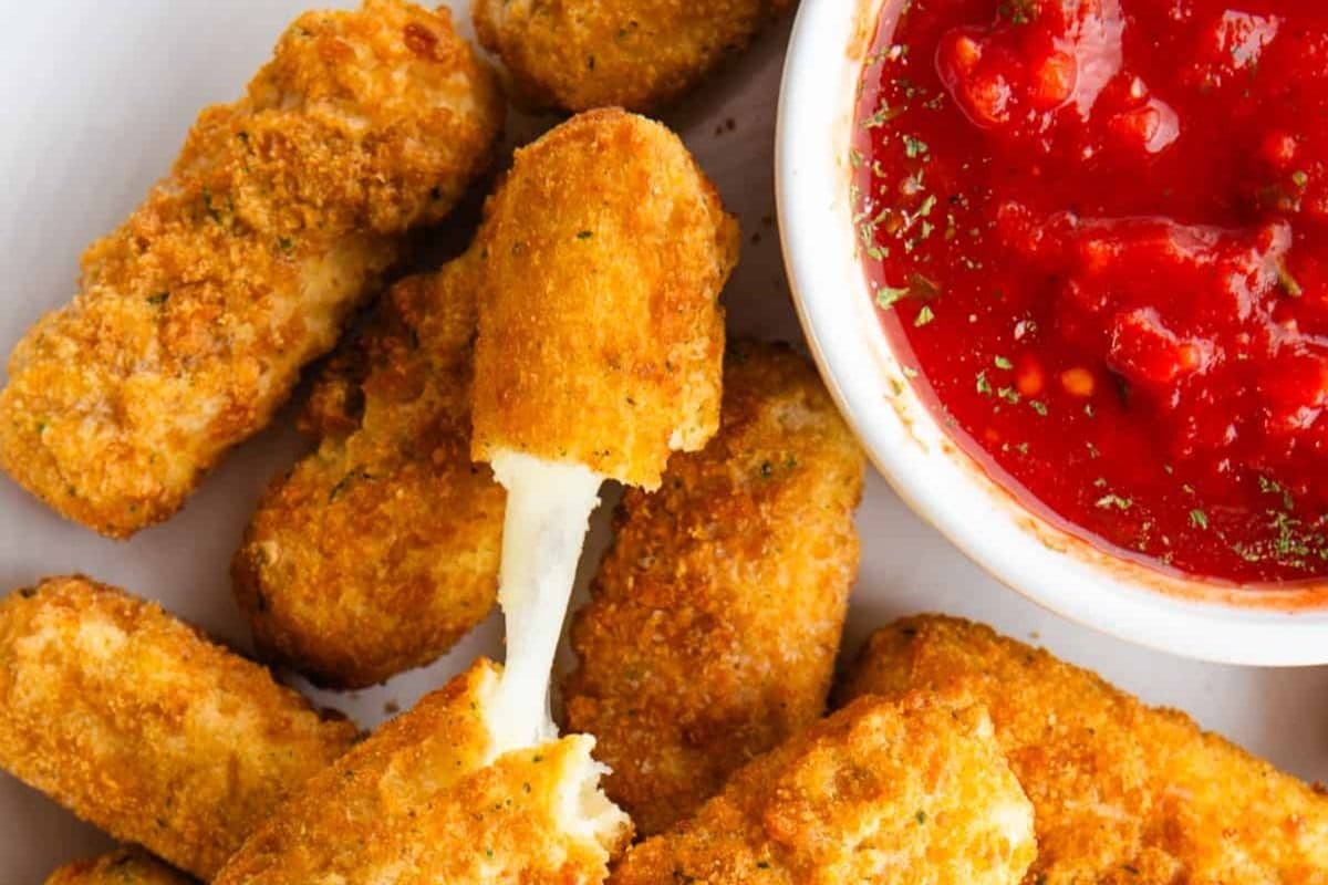 Cheesy Mozzarella sticks