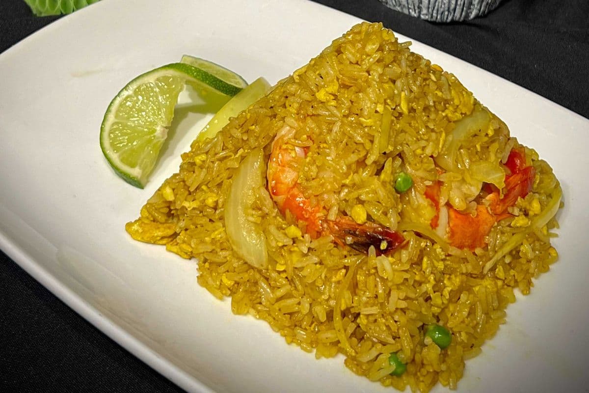 R6. Curry Fried Rice - Khoa Pad Phong Garee