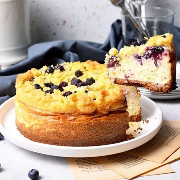 Blueberry Crumble Cheesecake