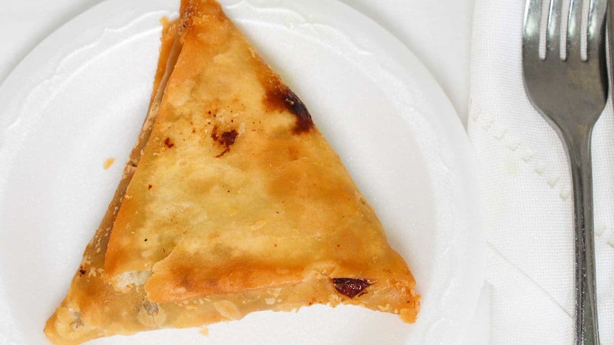 Beef Samosa (1 pc)