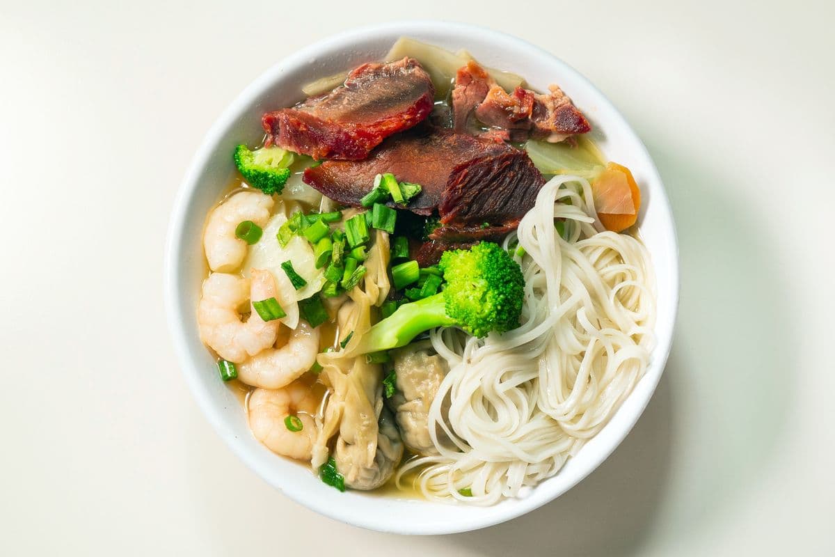 36. Worwonton Rice Noodle Soup
