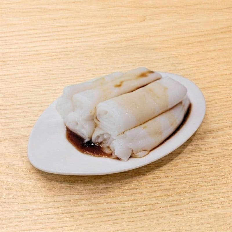 Steamed Rice Flour Rolls with Soy Sauce / 白腸粉