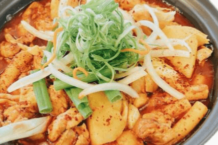 Dakdoritang (Spicy Braised Chicken)