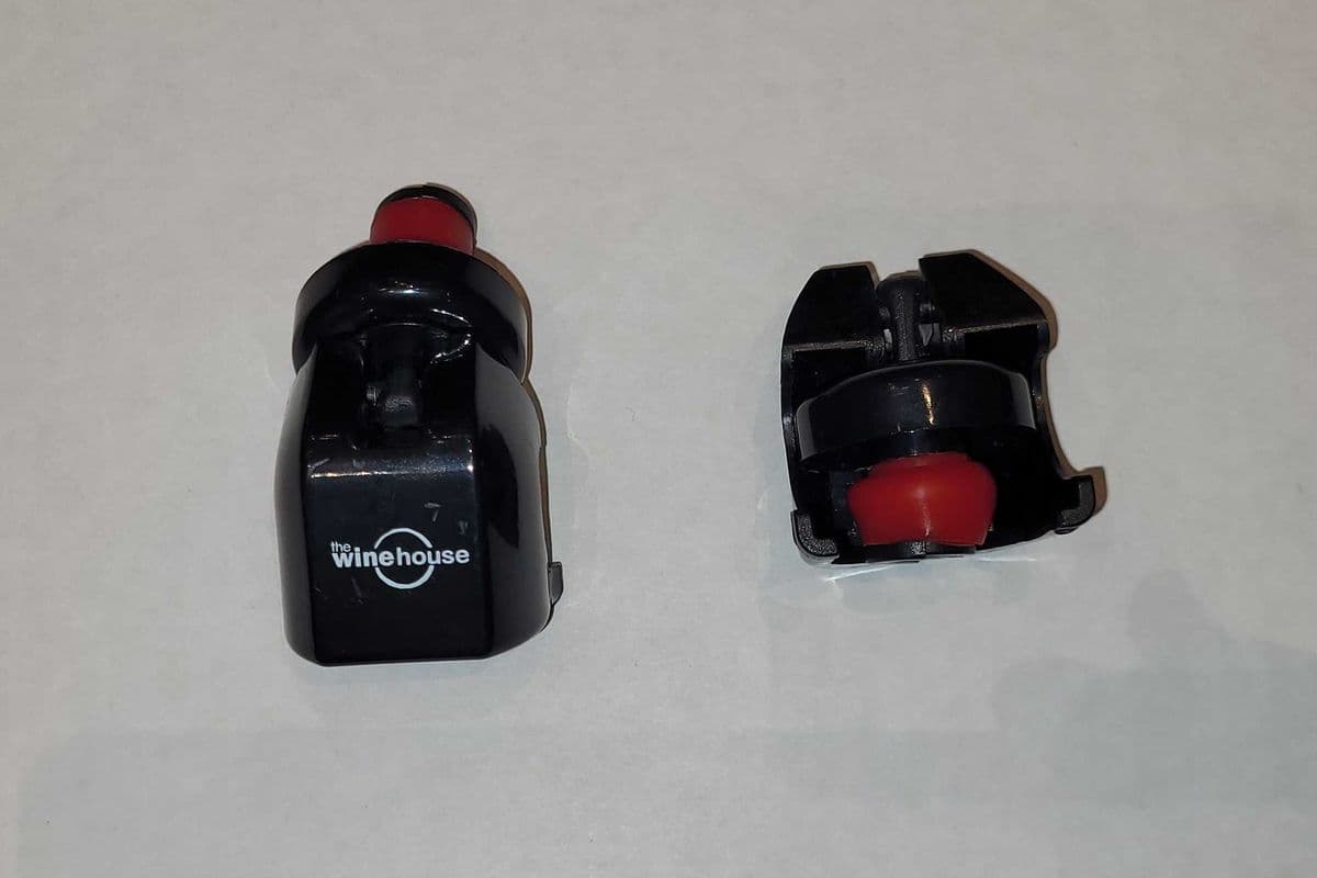 accessories | the winehouse snap-down bottle stopper