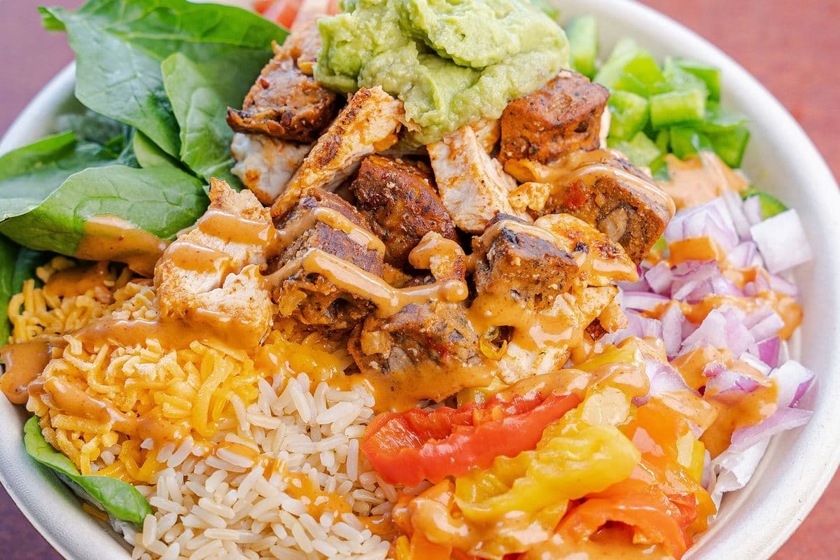 9" Pita - Ancho Chicken and Black Bean Rice Bowl (640 Cals)