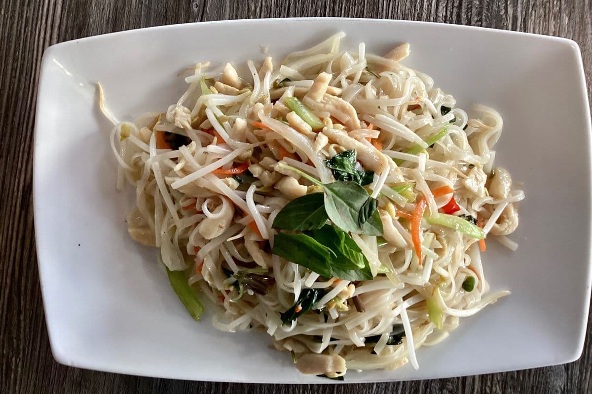 Spicy Basil Rice Noodles with Chicken