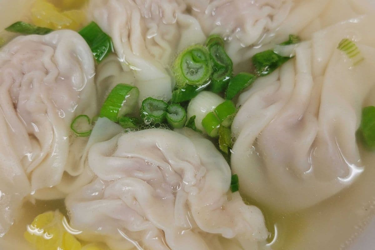 Soupe wonton / Wonton Soup (16oz )