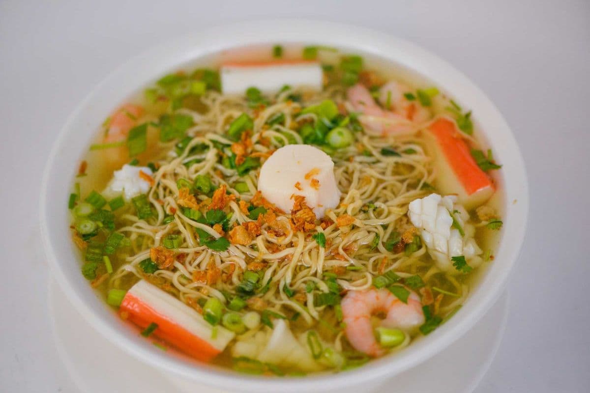 28. Seafood Egg Noodle Soup - Mi Do Bien