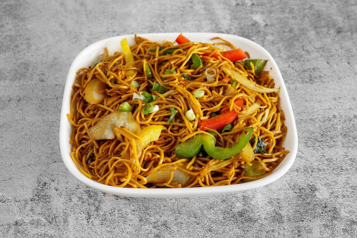 Veg Hakka Noodles