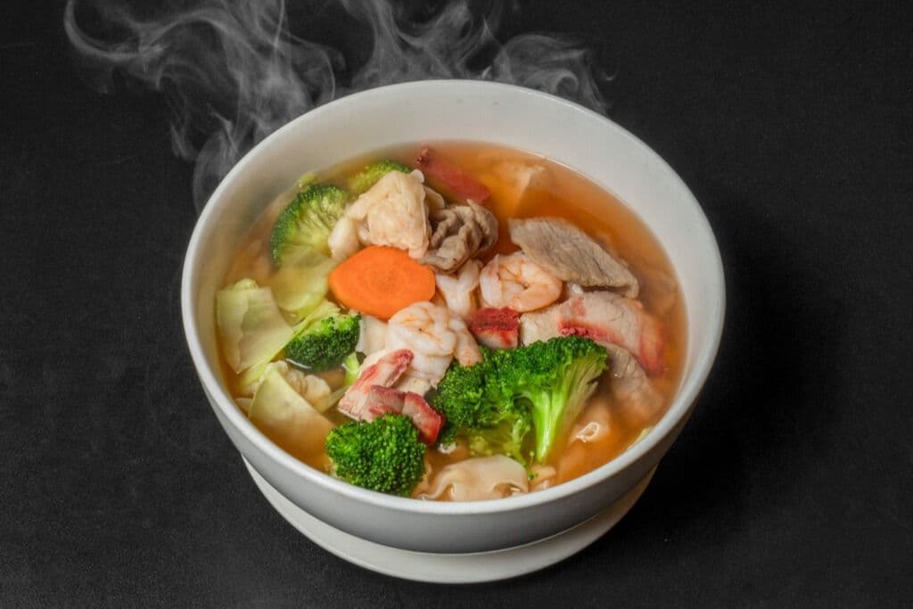 Kim's Deluxe Large Wonton Soup
