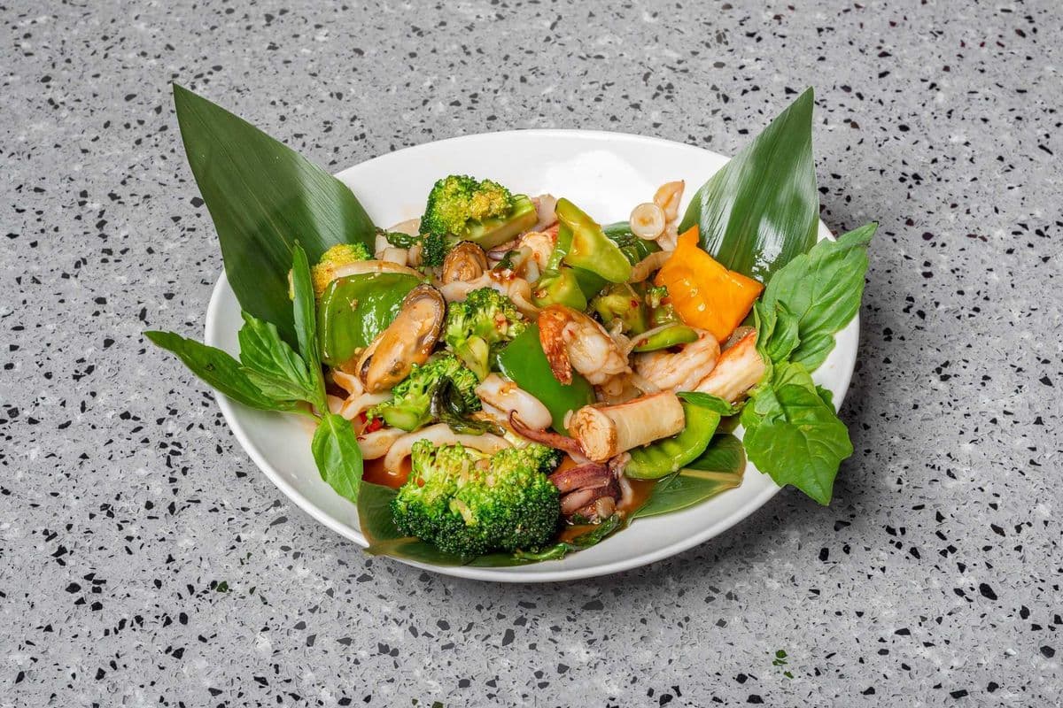 Basil Seafood - Phad Kraphao Talay