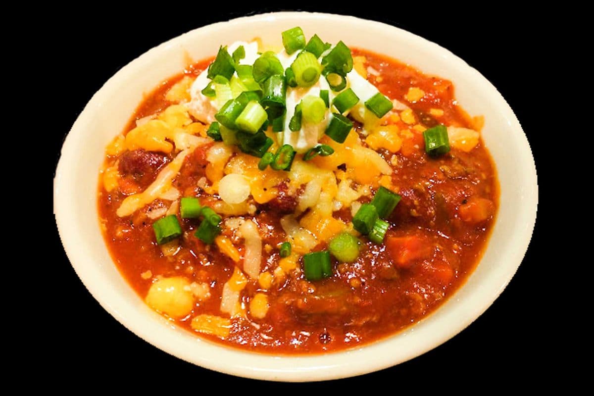 Beef Chili with Garlic Bread - 16 oz
