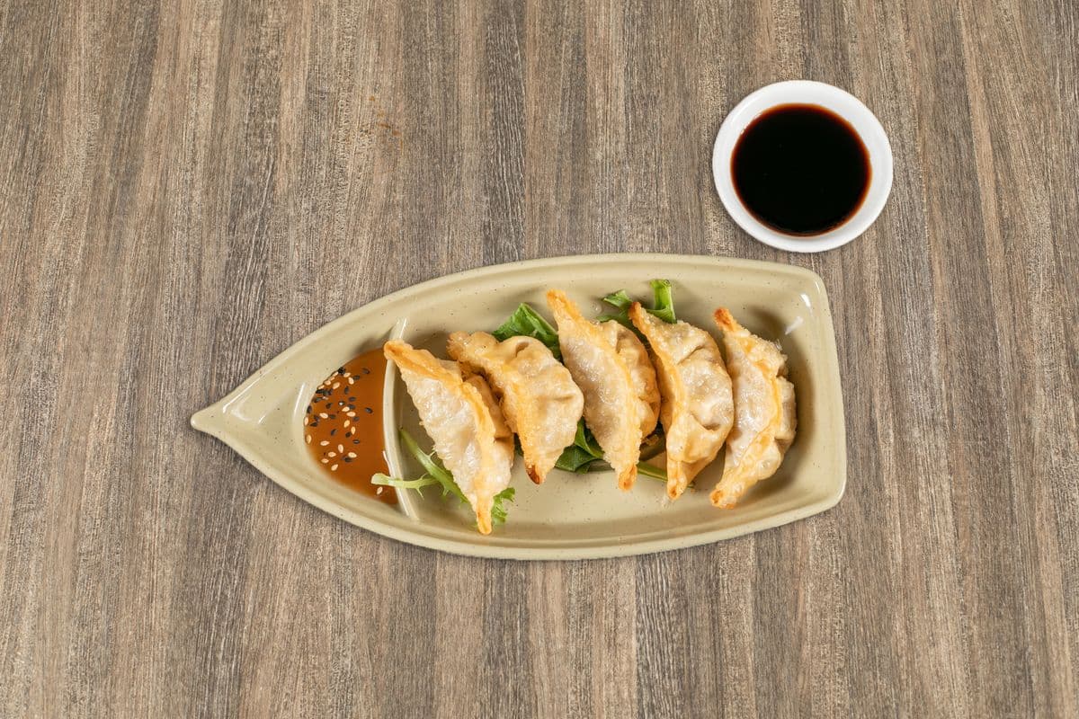 A4. Gyoza (5 pcs)