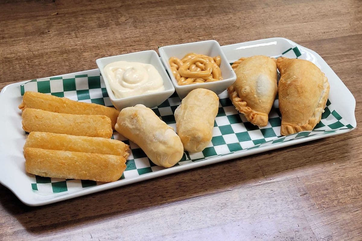 Combo Friture No. 1 (Empanaditas, Tequenos et Frites de Yuca)