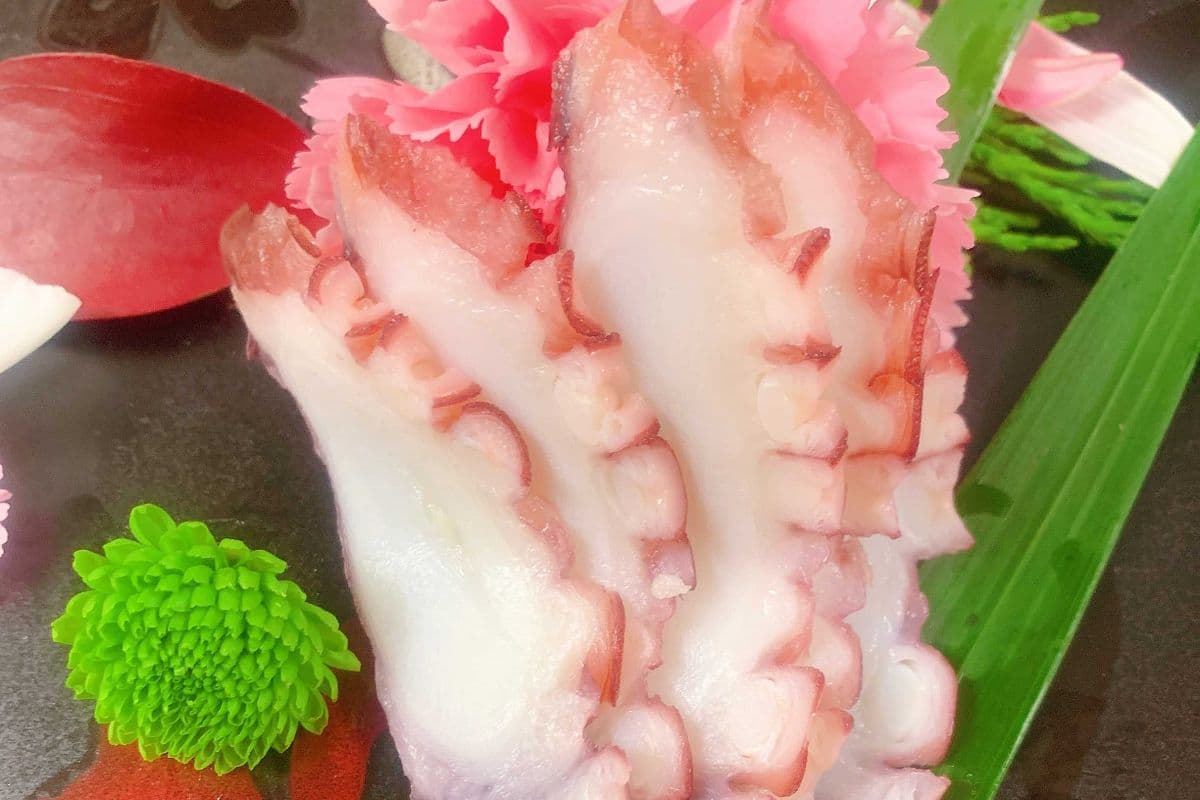 C08. Octopus(sushi 3pcs)