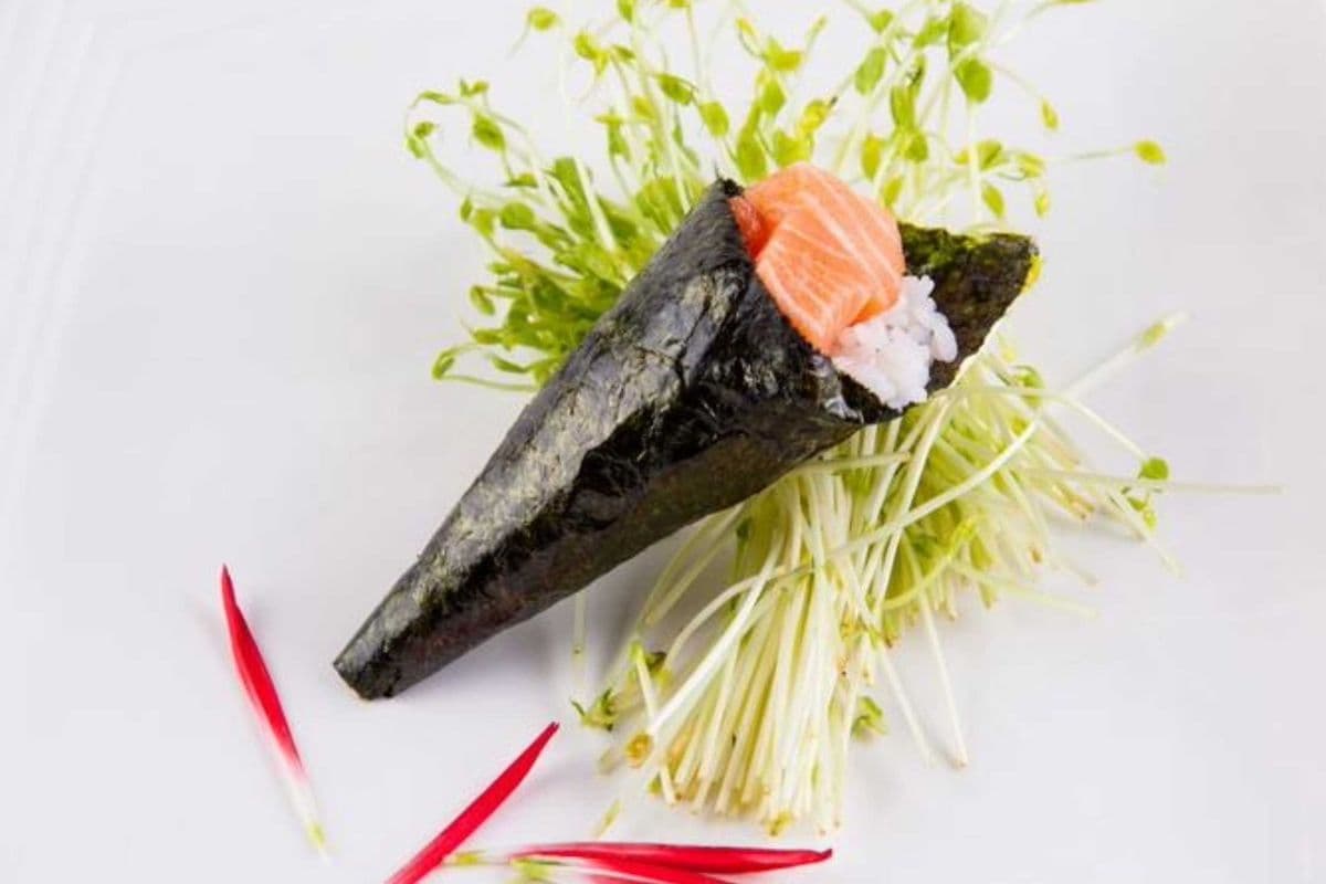Salmon Temaki Hand Roll