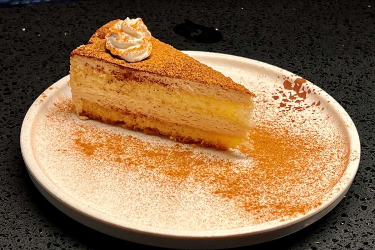 Tiramisu Cake