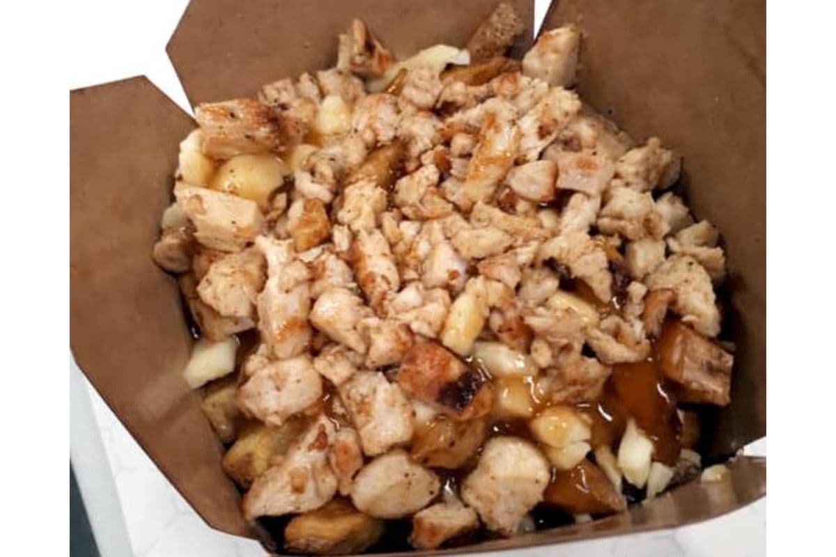 Grilled Chicken Poutine