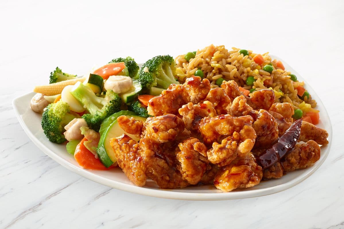 Plat signature de poulet du Général Tao / General Tso Chicken Signature Dish