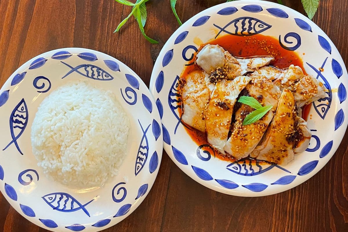 H4 - Mouthwatering Chicken (Kou Shui Ji) with Rice 口水雞飯