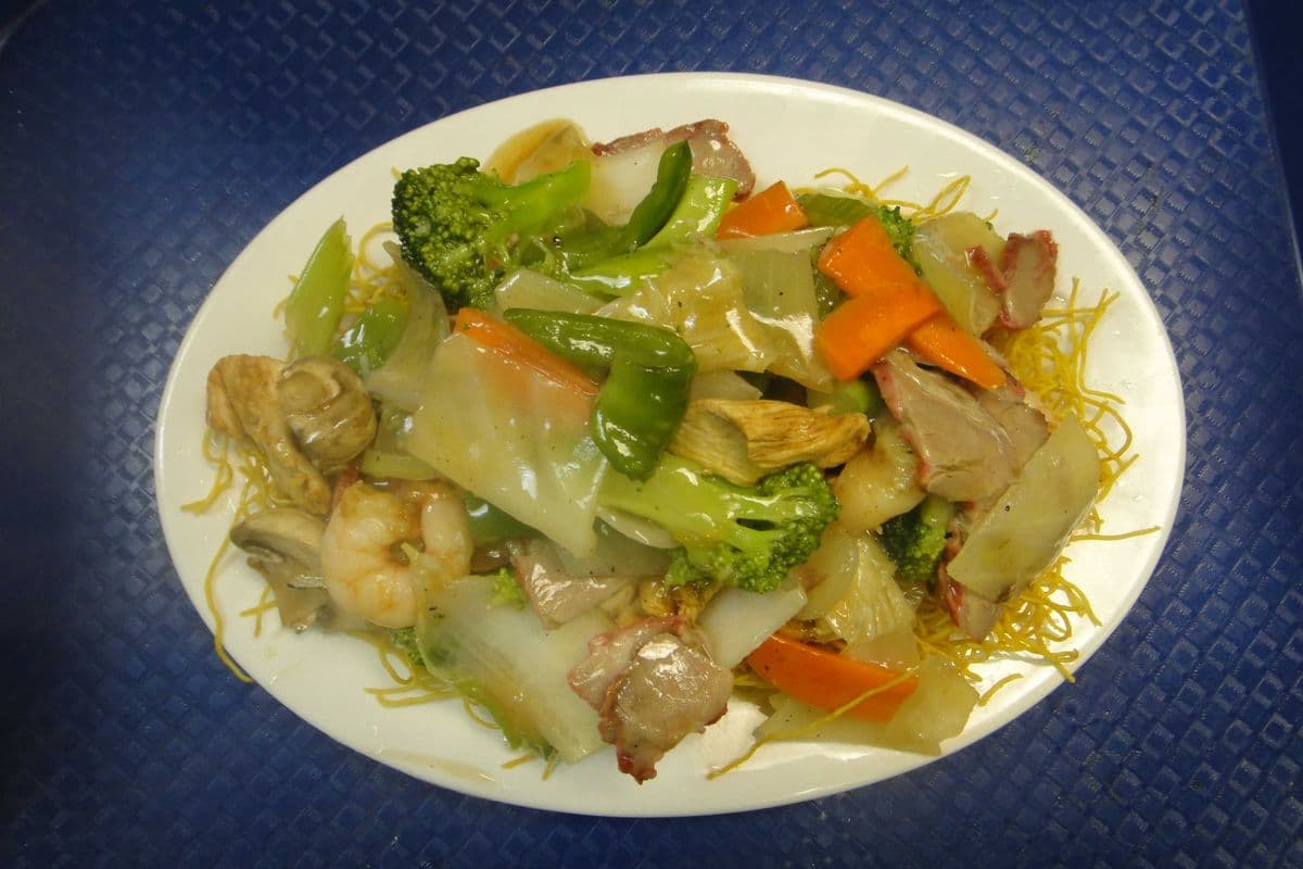 19. Hoang Minh Chow Mein