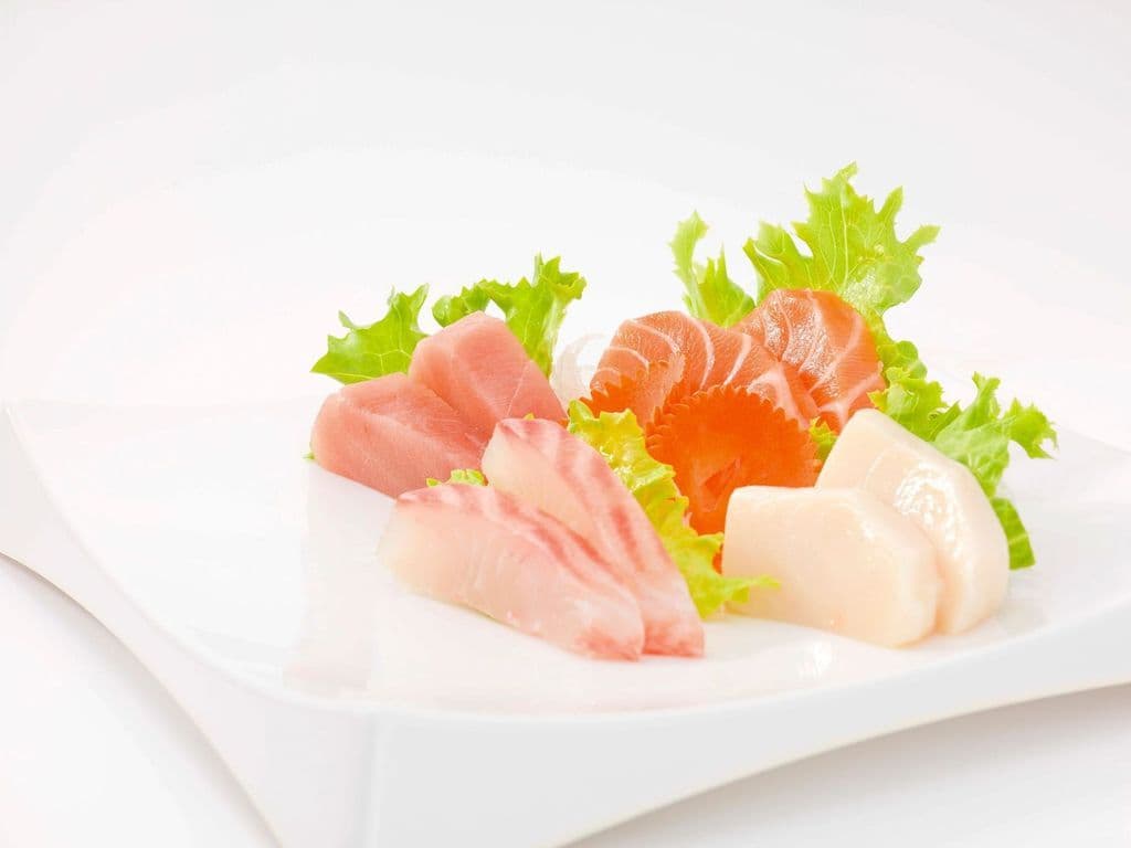 18.Sashimi App(8pcs)