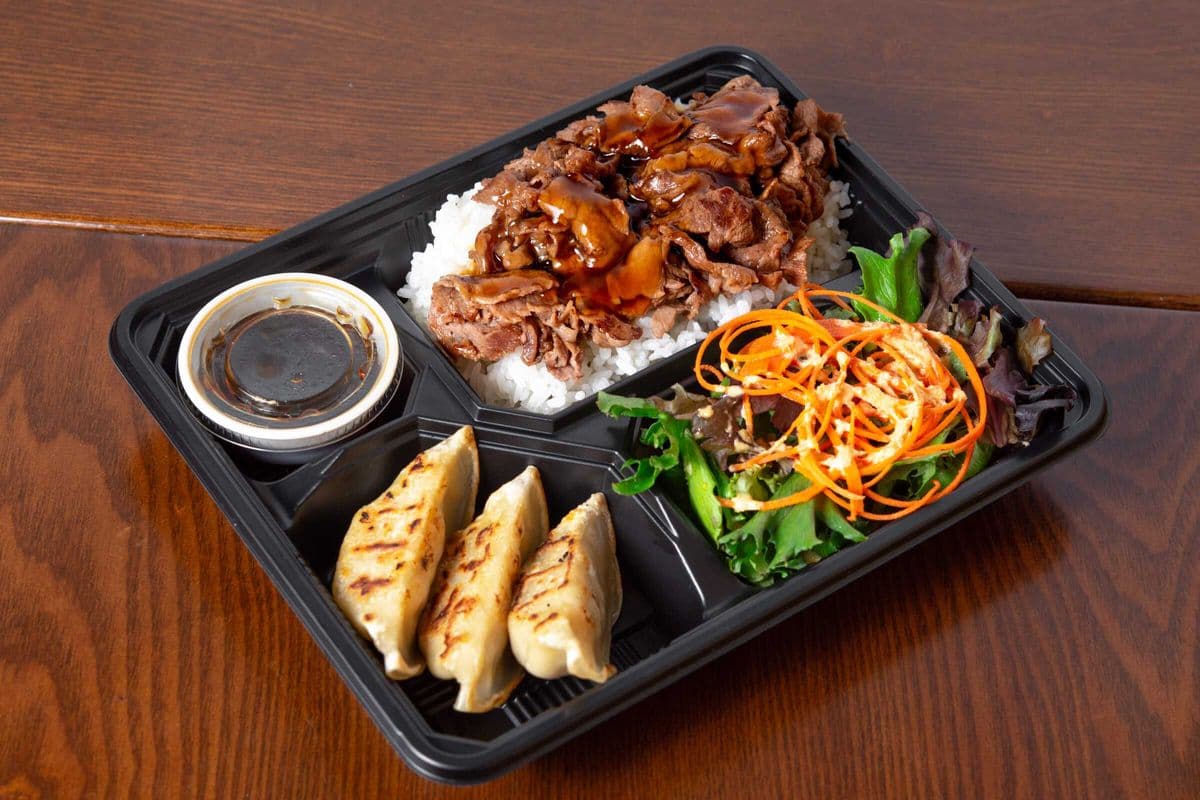 Gyoza Bento (Salmon)