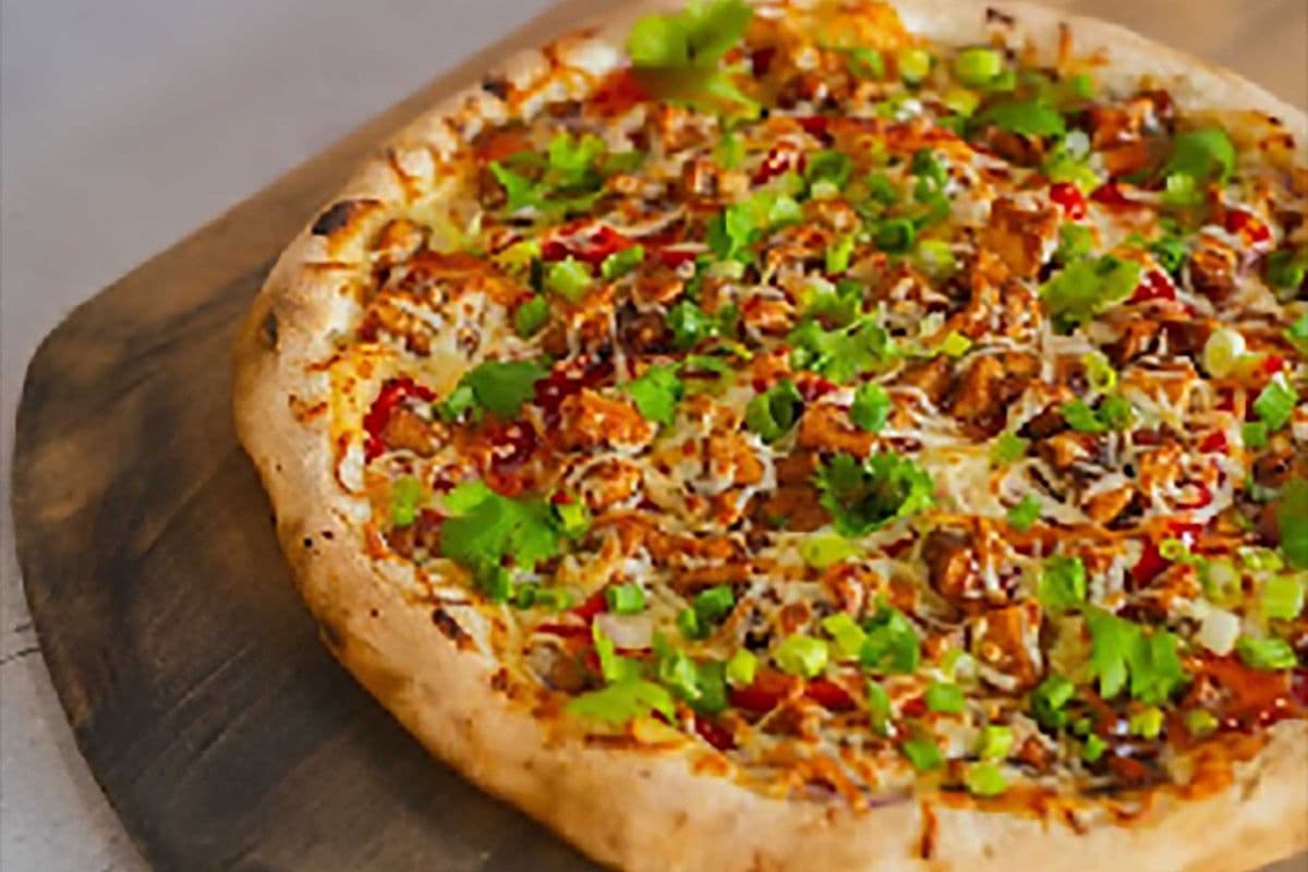 16" Spicy Thai Chicken Pizza (12 slices)