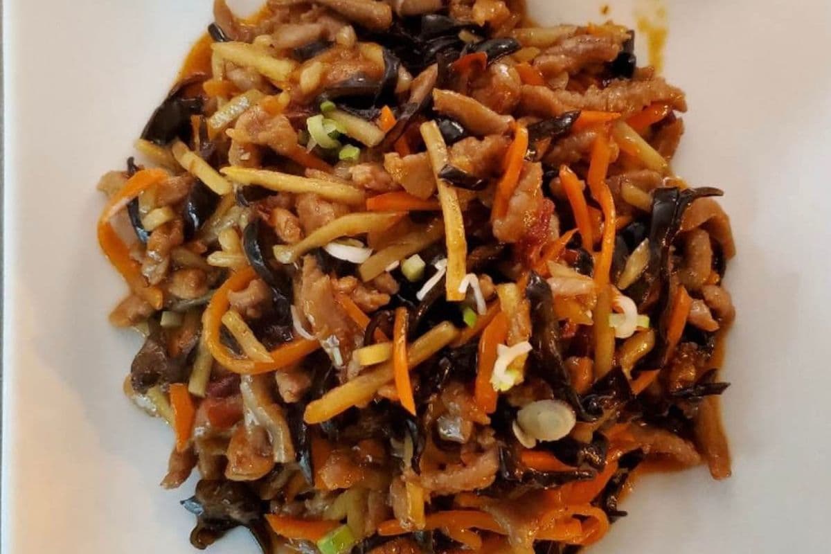 Yu Xiang Shredded Pork (鱼香肉丝)