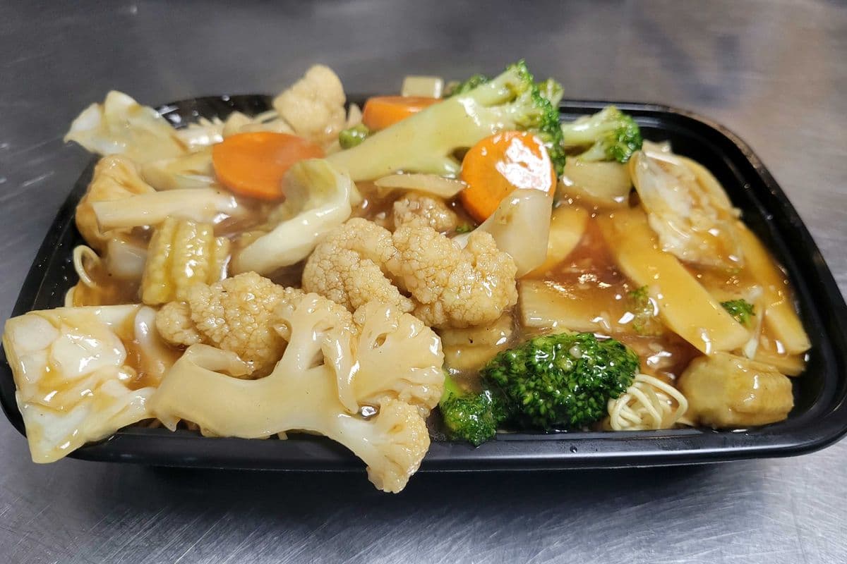 Vegetable Cantonese Chow Mein