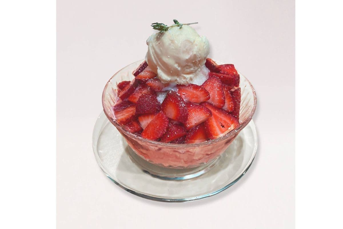 Strawberry Ice Flakes