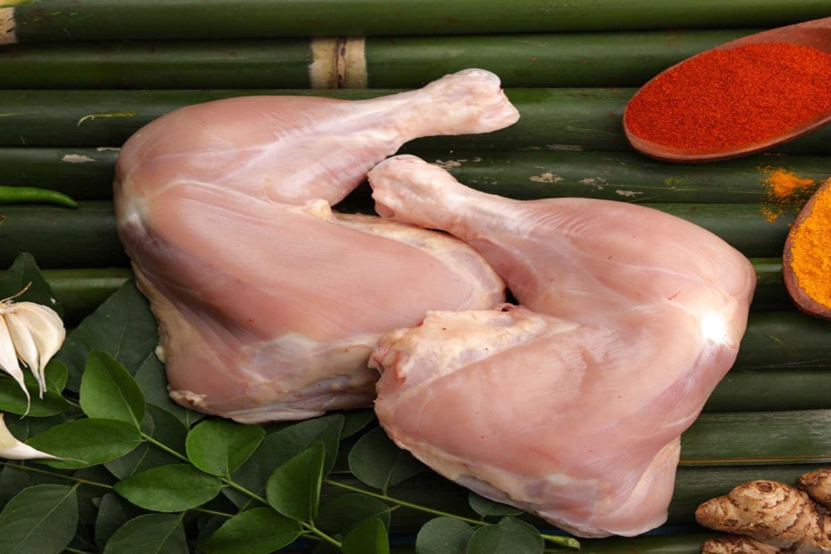 Fresh Skinless Chicken Legs (1 Lb)