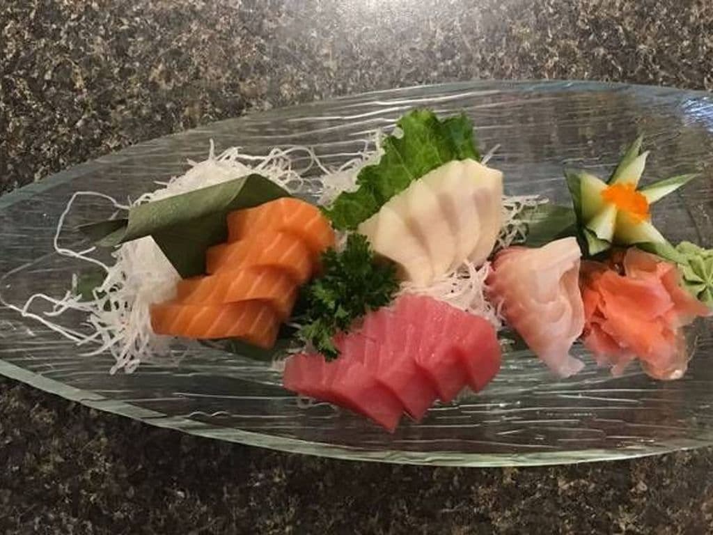 150. Sashimi Set (16 pcs)