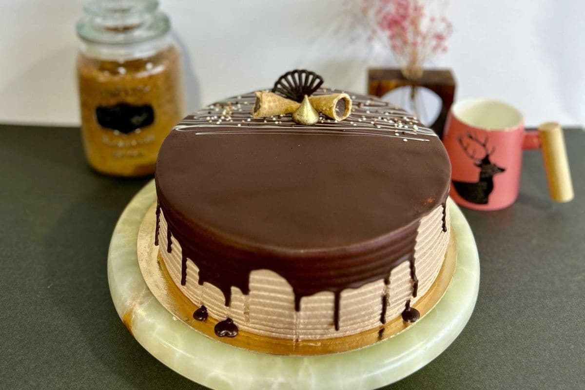 Chocolate and Walnut Cake 5"