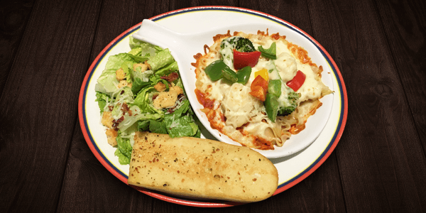 Lasagne végétarienne et salade César / Vegetarian Lasagna and Caesar Salad