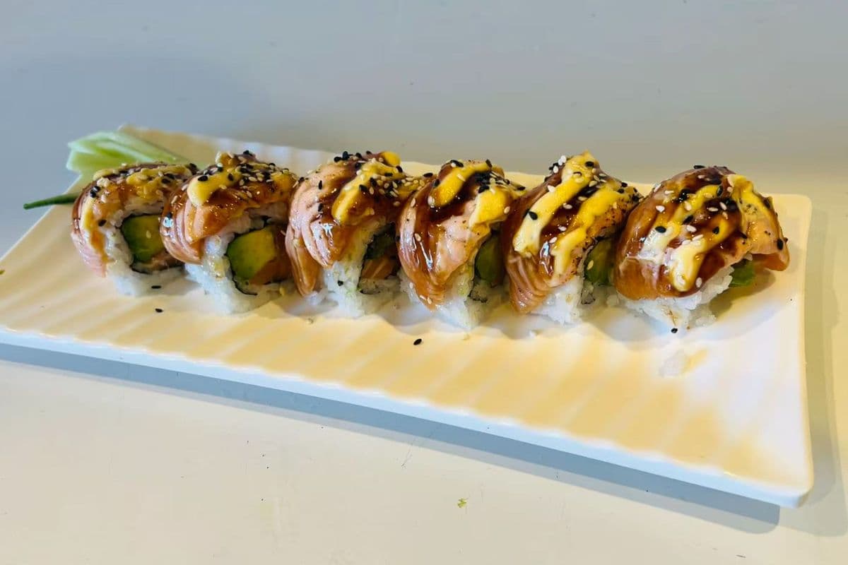 T11 Torched Salmon Roll (6pcs)