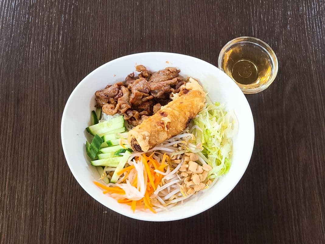 V6. Pork Spring Roll Vermicelli