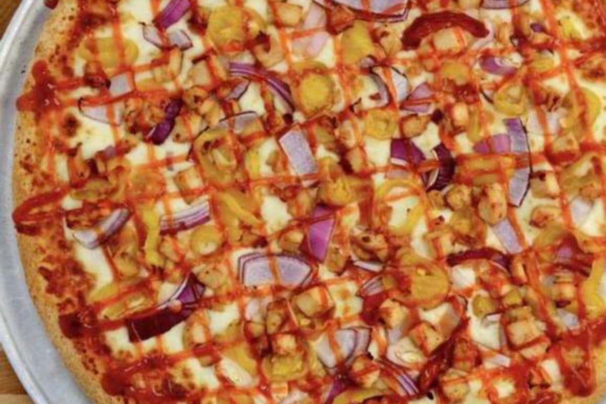 Large Spicy BBQ Chicken Pizza