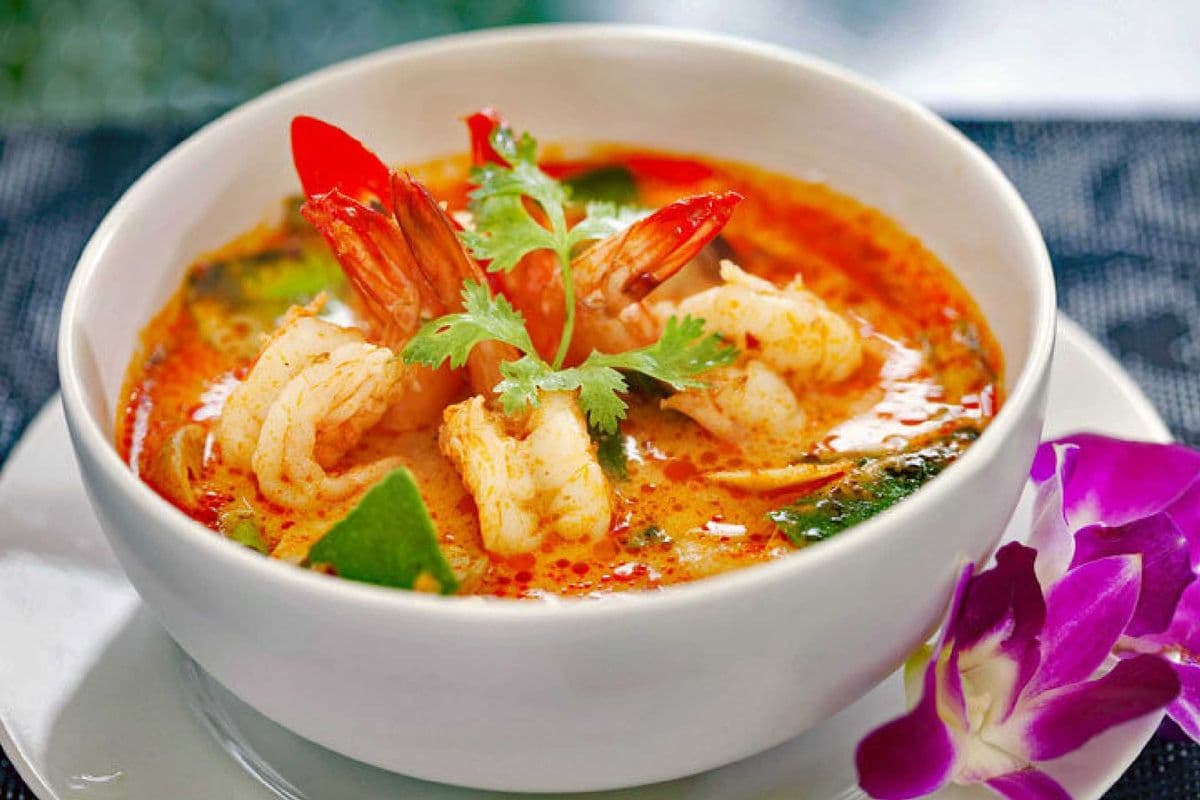 Soupe Tom Yum avec nouilles / Tom Yum Noodle Soup